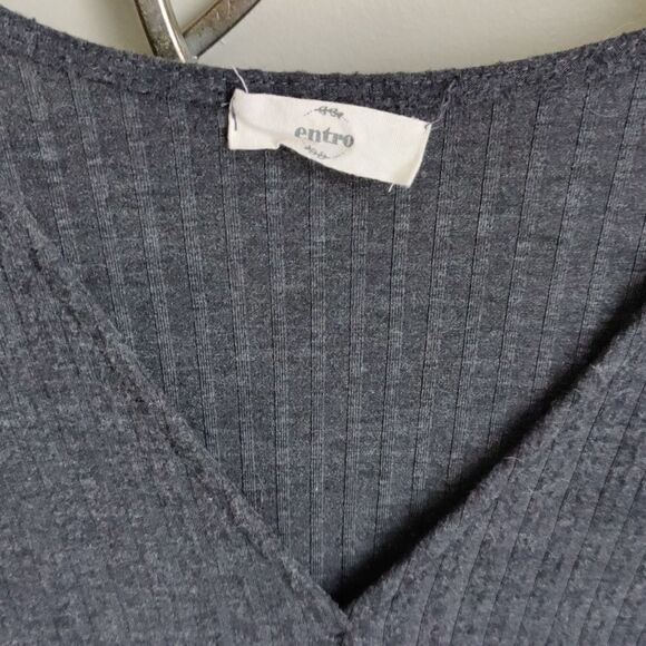 Entro wrap tie top - Picture 2 of 7